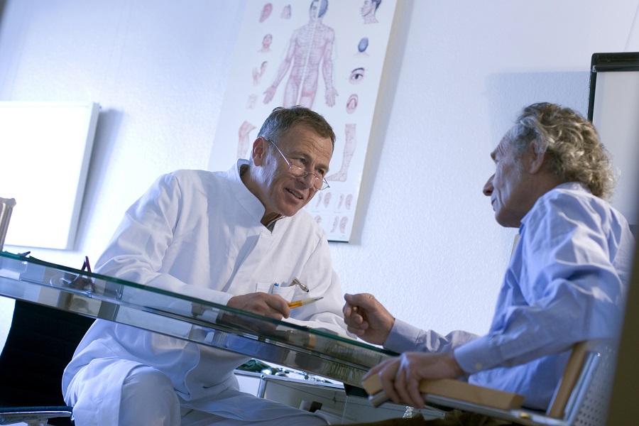 Arzt und Patient im Gespräch