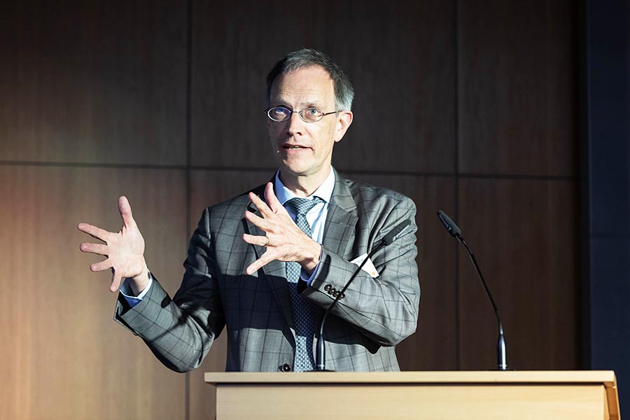 Interaktiver Vortrag mit TED-Abfrage: Genschere CRISPR: Gentechnisch oder (fast) natürlich? Interaktiver Vortrag mit TED-Abfrage: Genschere CRISPR: Gentechnisch oder (fast) natürlich?
