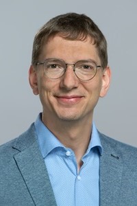 Portrait Professor Dr. Mathias Wilhelm