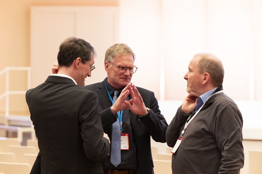 Professor Lanzerath im Gespräch mit weiteren Teilnehmern der Konferenz