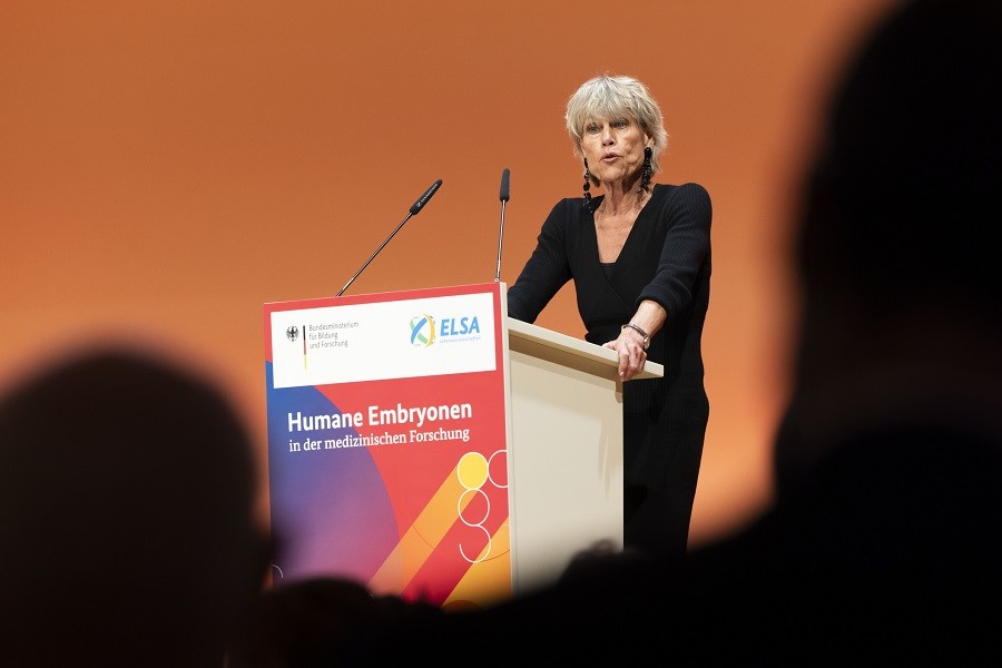 Professorin Schöne-Seifert während der Konferenz