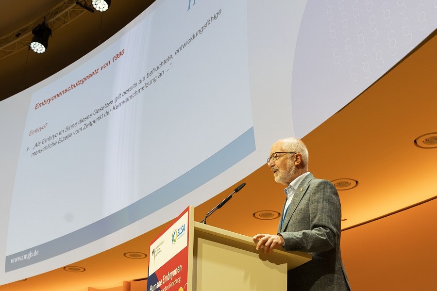 Professor Taupitz während der Konferenz
