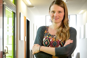 Dr. Anne Maass