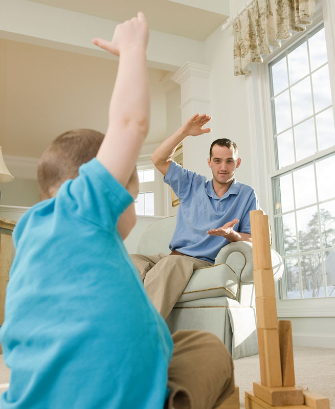 Physiotherapeutische Behandlungen können dystone Bewegungsstörungen lindern.