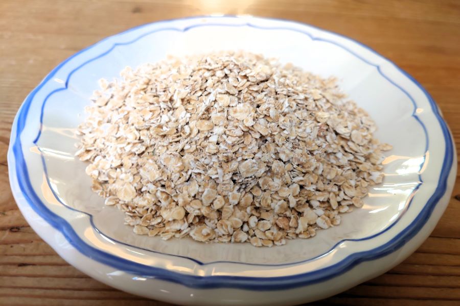Aufnahme eines Tellers mit Haferflocken