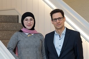 Dr. Zaynab Hammoud und Prof. Dr. Frank Kramer