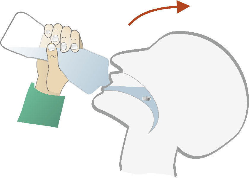Der „Flaschen-Trick“ erleichtert das Schlucken von Tabletten.