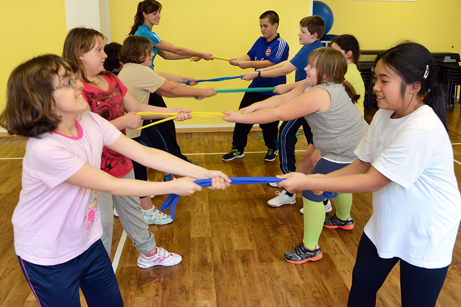 Bei KLAKS hei&szlig;t es f&uuml;r die &uuml;bergewichtigen Kinder: mindestens zweieinhalb Stunden Spiel, Spa&szlig; und Bewegung pro Woche.