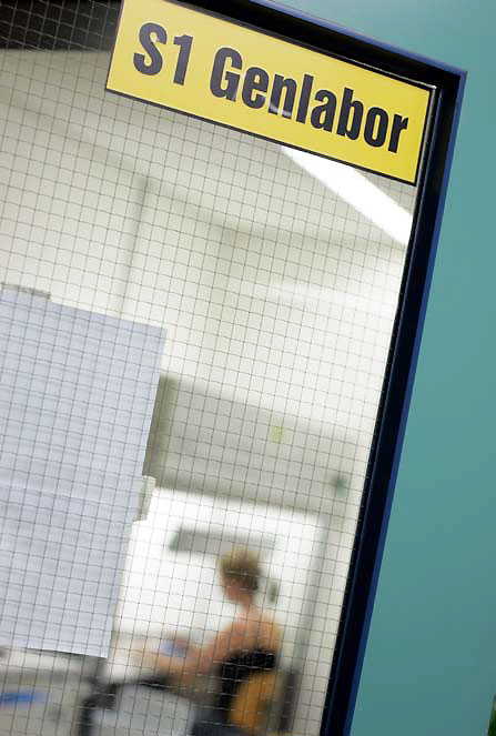 Im Labor k&ouml;nnen das Erbgut entschl&uuml;sselt und individuelle Ver&auml;nderungen erkannt werden.