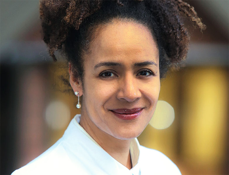 Marylyn Addo ist Medizinerin und Infektiologin. 15 Jahre lang erforschte sie an der Harvard Medical School im US-amerikanischen Boston unter anderem Aids-Viren und die Reaktionen unseres Immunsystems. Ende 2013 wurde sie als erste DZIF-Professorin an das Hamburger Universitätsklinikum Eppendorf berufen. Dort forscht sie zum Thema „Immunität und Pathogenese von neu auftretenden Virus-Infektionen“.