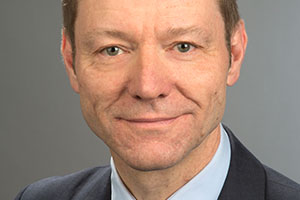 Professor Dr. Hans-Helmut K&ouml;nig ist Direktor des Instituts f&uuml;r Gesundheits&ouml;konomie und Versorgungsforschung des Universit&auml;tsklinikums Hamburg-Eppendorf (UKE) und Kernmitglied des Hamburg Center for Health Economics (HCHE).