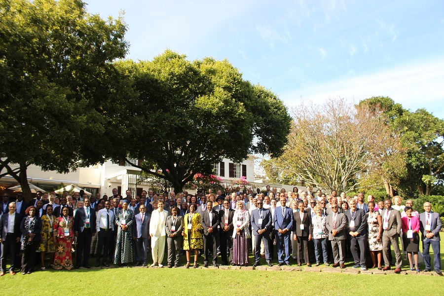 Gruppenbild von Teilnehmenden der RHISSA-Konferenz