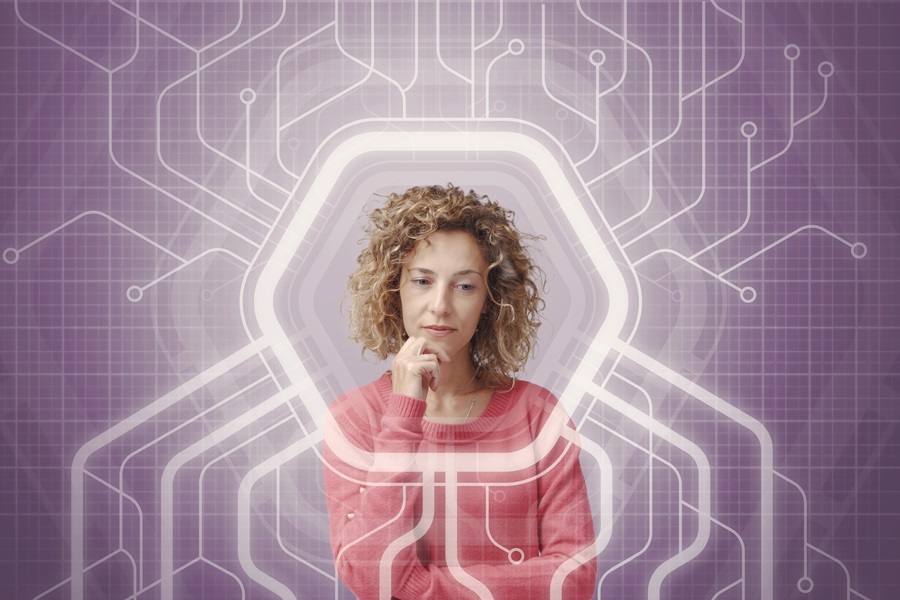 Darstellung einer nachdenklichen Frau, &uuml;berlagert von einer Technologiegrafik. 