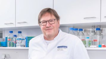 Portrait von Professor Dr. Stephan Urban Portrait von Professor Dr. Stephan Urban