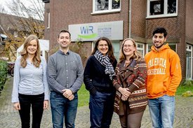 Sie stehen stellvertretend für das Studienteam: Clara Bessen, Carlos Plaza Sirvent, Adriane Skaletz-Rorowski, Anja Potthoff und Agit Simsek (von links).