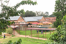 Überblick über die Gebäude des Krankenhauses Kisantu in der Demokratischen Republik Kongo