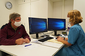 „Es gibt Betroffene, die sich drei oder vier Monate nach der Erkrankung immer noch nicht wieder gesund fühlen“: Dr. Isabell Pink leitet der Ambulanz. 