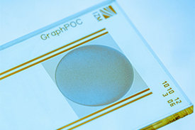 Fraunhofer- Forschende entwickeln Biosensoren, die auf Graphenoxid basieren und es ermöglichen, bakterielle und virale Infektionen in nur 15 Minuten zu erkennen.