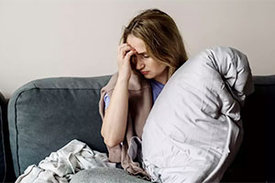 Long COVID oder Post-COVID-Syndrom beschreibt gesundheitliche Folgen einer SARS-CoV-2 Infektion. 