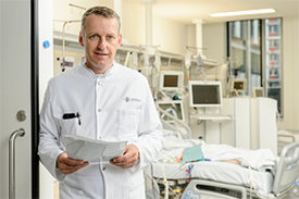 Professor Dr. Stefan Kluge 