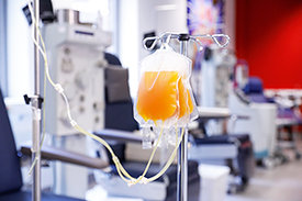 Drei Beutel mit Blutplasma 