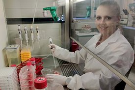 Toni Luise Meister im Labor