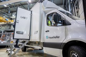 Das Corona-Testmobil. Der Prototyp des mobilen Labors wurde gemeinsam vom Fraunhofer-Institut für Mole-kularbiologie und Ange-wandte Oekologie IME und dem Fraunhofer-Institut für Biomedizinische Technik IBMT entwickelt.